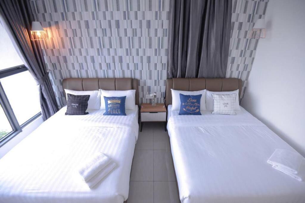 Cozy Haven Atlantis With Large Swimming Pool Apartment Malacca Ngoại thất bức ảnh