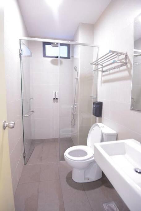 Cozy Haven Atlantis With Large Swimming Pool Apartment Malacca Ngoại thất bức ảnh