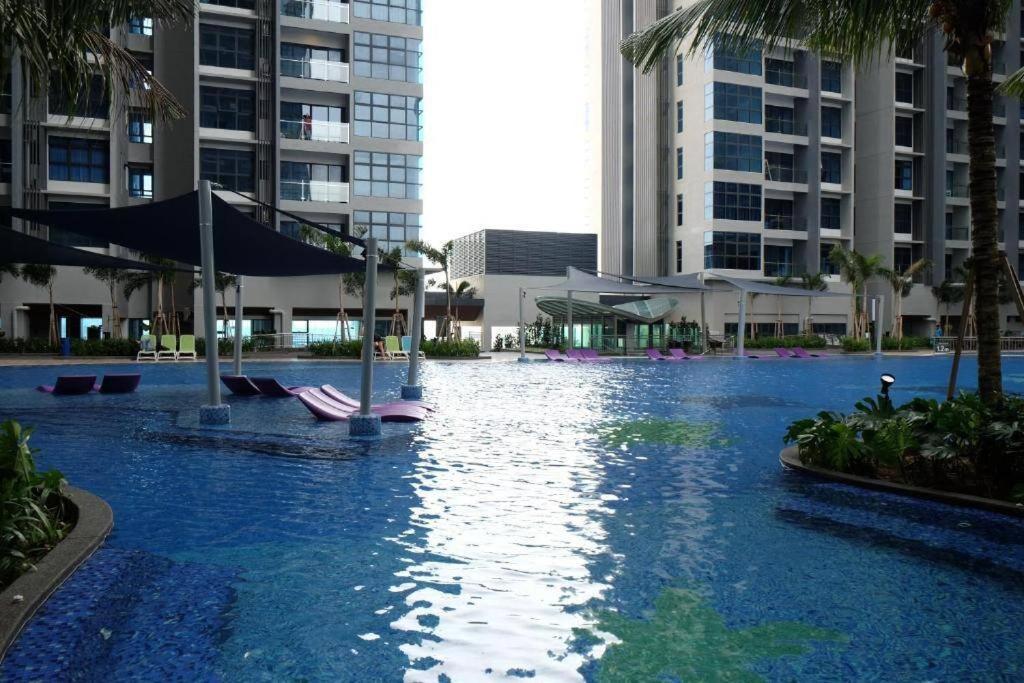 Cozy Haven Atlantis With Large Swimming Pool Apartment Malacca Ngoại thất bức ảnh